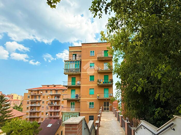 Appartamento trilocale in vendita in Viale Giovanni Amendola, Chieti