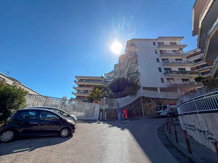 Appartamento bilocale in affitto in Via Tito Maccio Plauto, Posillipo, Napoli