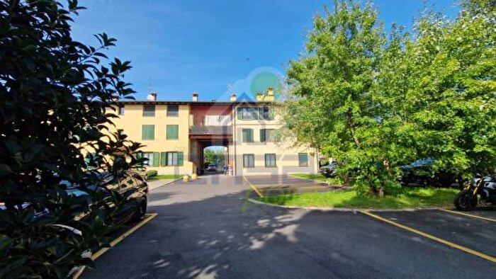 Appartamento bilocale in vendita in Via Lonati, Gadesco Pieve Delmona