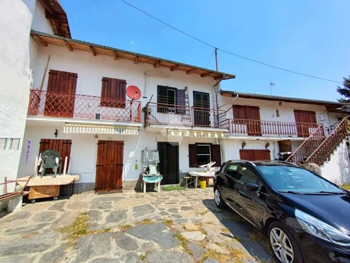 Casa trilocale in vendita in Via Sarea, San Pietro Val Lemina