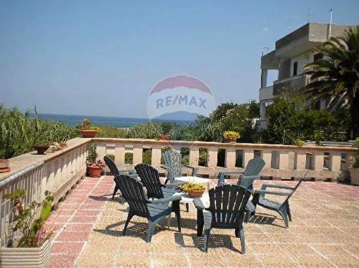 Casa con 12 locali in vendita in Via Antonio Sforza, Otranto