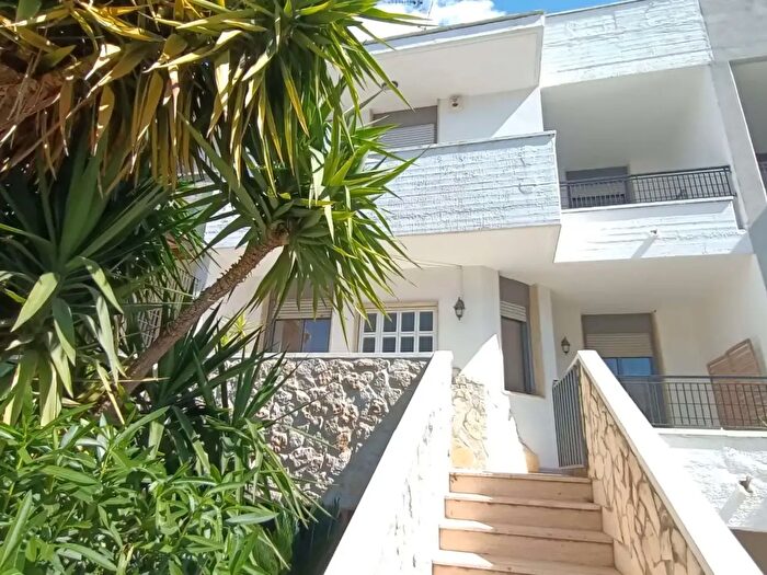 Casa con 7 locali in vendita in Cellamare