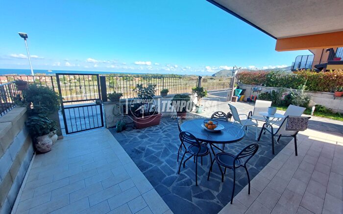 Appartamento quadrilocale in vendita in Contrada Rasola, Patti