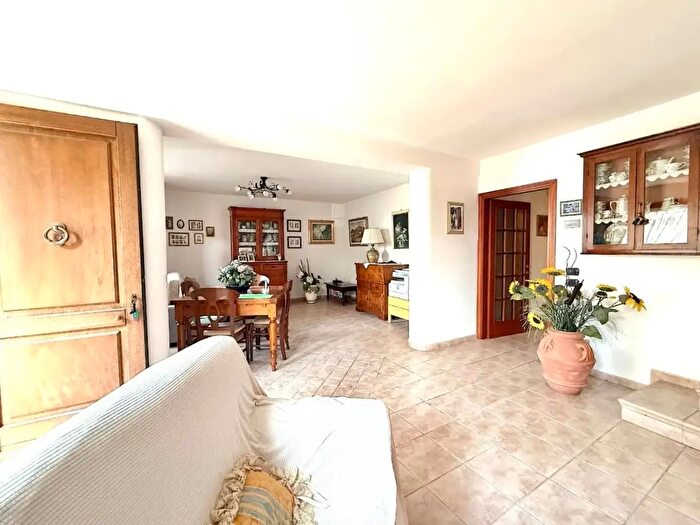 Casa con 5 locali in vendita in Empoli