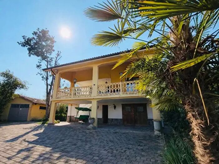 Casa quadrilocale in vendita in Bricco Giberto, Asti