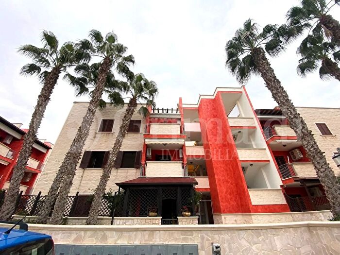 Appartamento trilocale in vendita in Vico della Robinia, Gallipoli