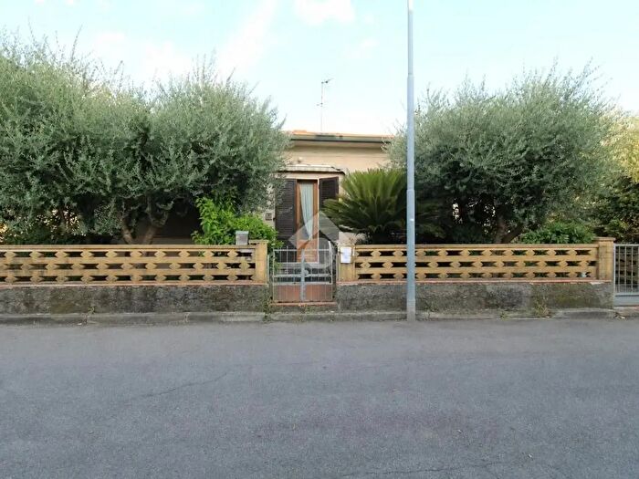 Casa quadrilocale in vendita in Via del Terzo, Monsummano Terme