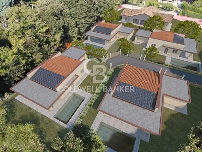 Casa trilocale in vendita in Via Aldo Moro, Soiano Del Lago