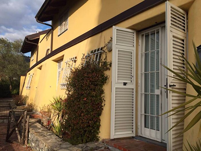 Appartamento trilocale in affitto in Villafranca, Garlenda