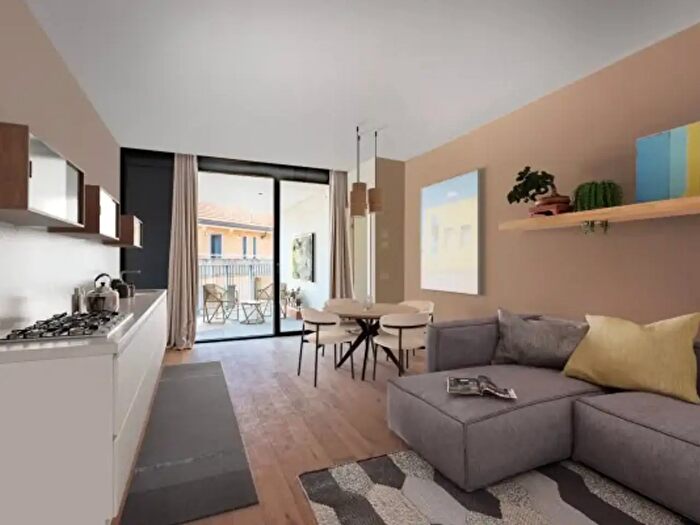 Appartamento trilocale in vendita in Via Elio Adriano, Milano
