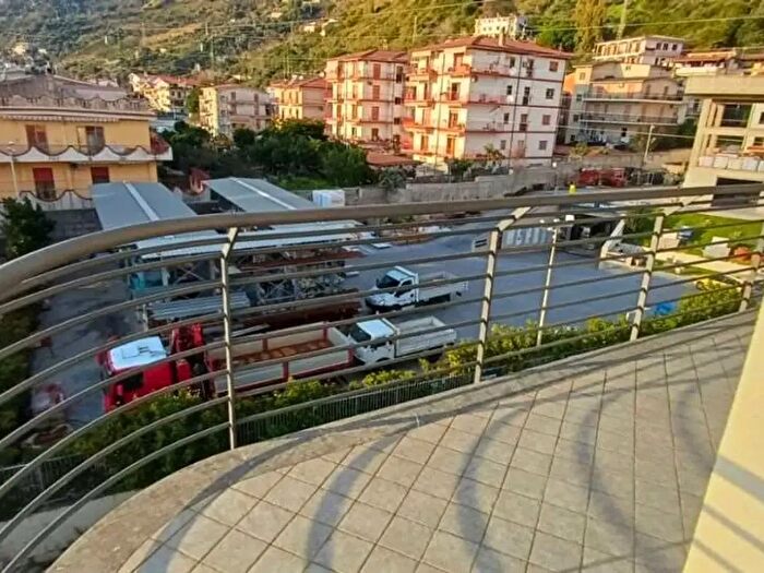 Appartamento trilocale in vendita in Via San Giacomo, Cetraro