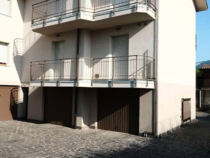 Appartamento trilocale in affitto in Ambivere