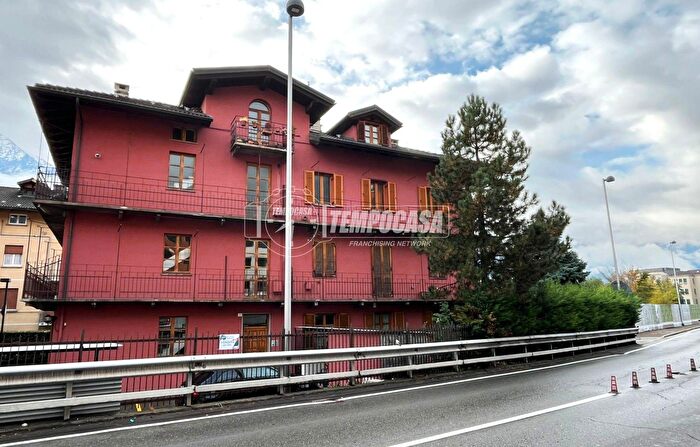 Appartamento bilocale in vendita in Via Innocenzo V Papa, Aosta