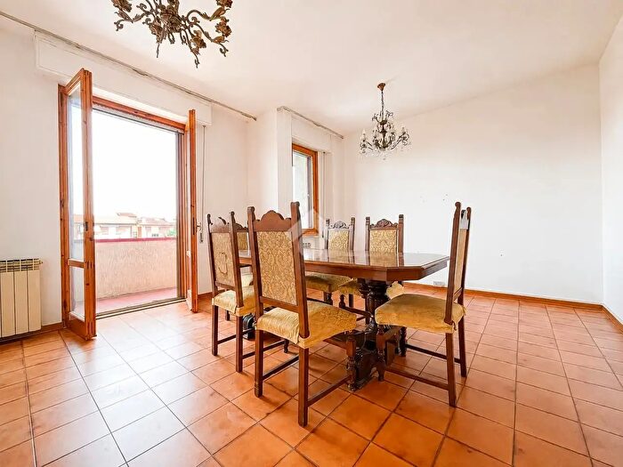 Appartamento con 5 locali in vendita in Via Romagna, Arezzo
