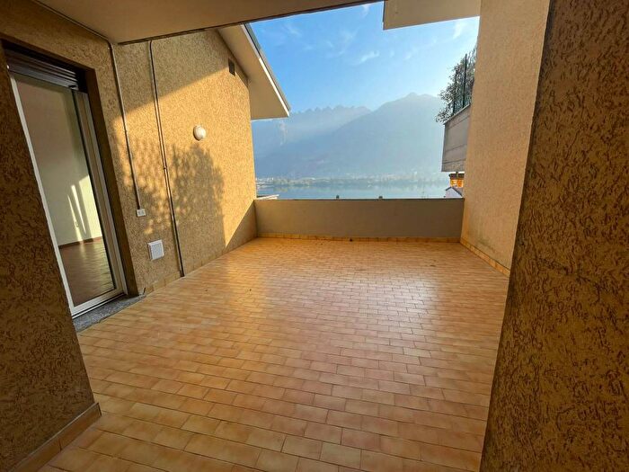 Appartamento trilocale in affitto in Via Belvedere, Pescate