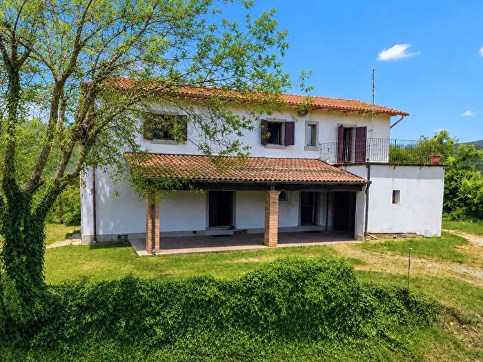 Casa con 10 locali in vendita in Via Cà Povolone, Sarsina