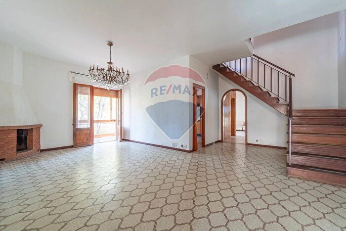 Casa con 6 locali in vendita in Via Portunno, Fiumicino