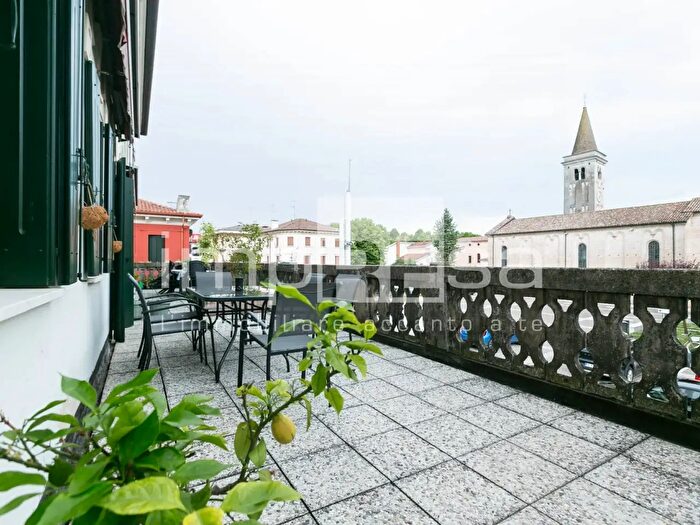 Appartamento trilocale in vendita in Piazza Umberto Primo, Meduna Di Livenza