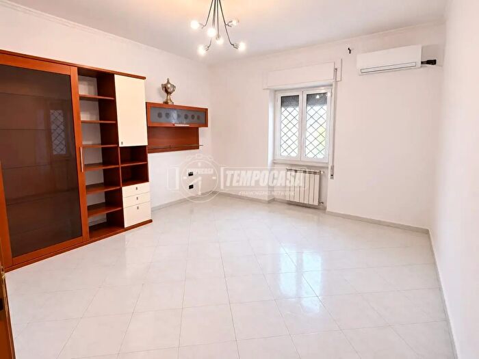 Appartamento bilocale in vendita in Via di Selva Candida, Roma