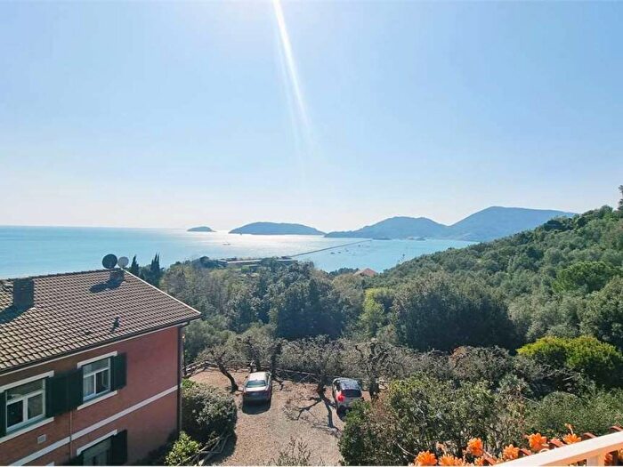 Appartamento con 6 locali in affitto in Baia Blu Pozzuolo Tre Strade, Lerici