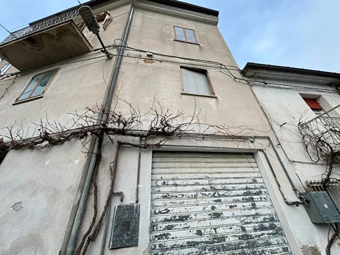 Casa in vendita in Via Acqua Regente, Paterno