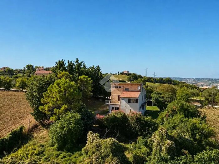 Casa con 6 locali in vendita in Via del Profico, Sant'Elpidio A Mare