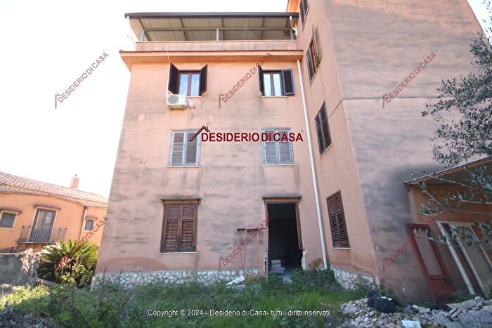 Appartamento con 5 locali in vendita in Via Aquino Palermo Pa Italia, Palermo