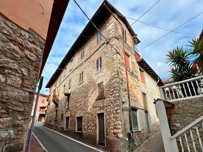 Casa con 20 locali in vendita in Via Longo, Adrara San Martino