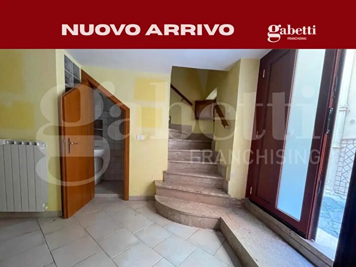 Appartamento quadrilocale in vendita in Vico X Via Indipendenza SNC, Gaeta