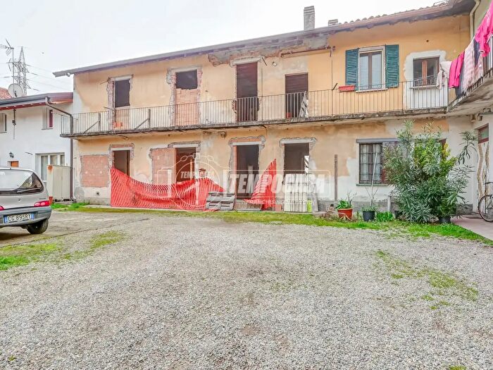 Appartamento con 5 locali in vendita in Via Cascina Gatta, Turbigo