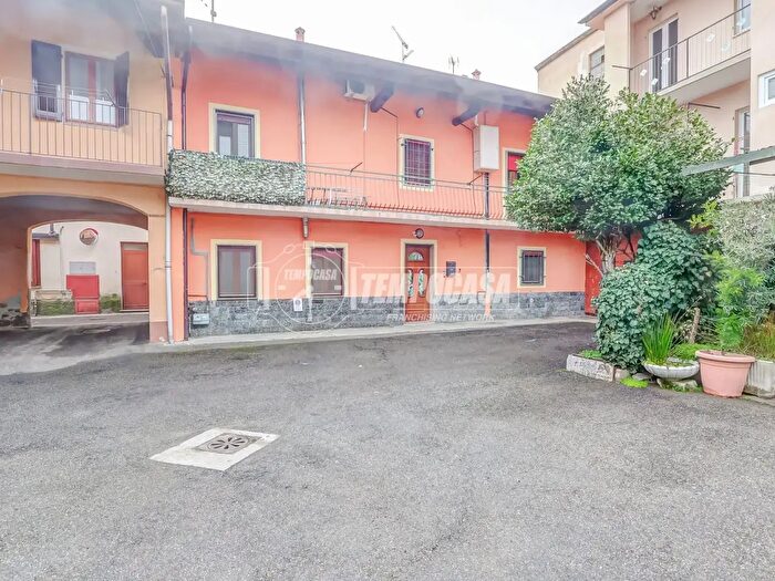 Casa trilocale in vendita in Via Orgoglia, Borgo Ticino
