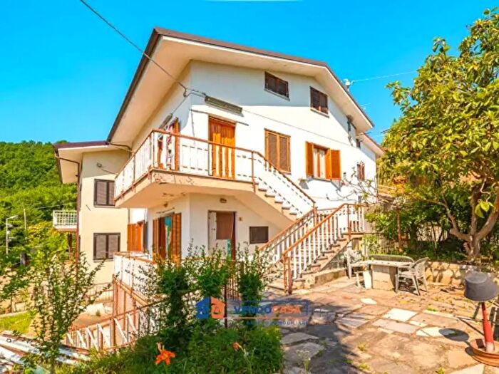 Casa con 6 locali in vendita in Strada Sant'Orso, Piasco