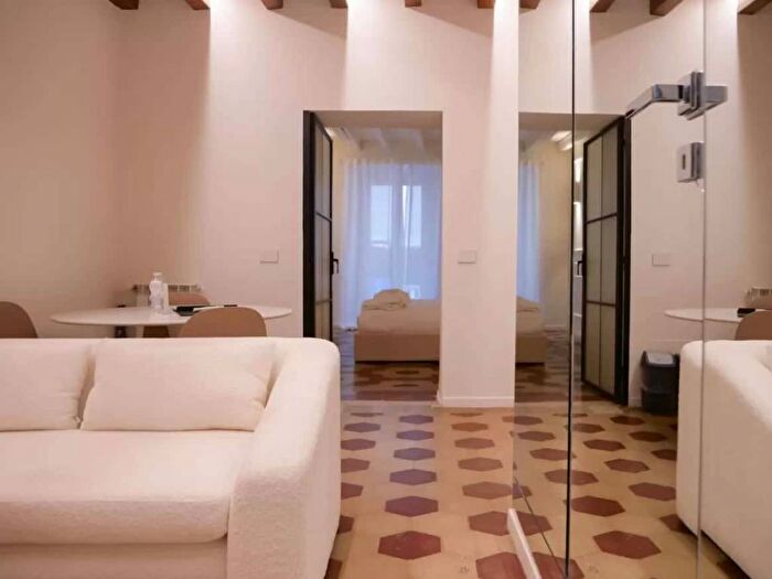 Appartamento bilocale in affitto in Via Castelfidardo, Moscova, Milano