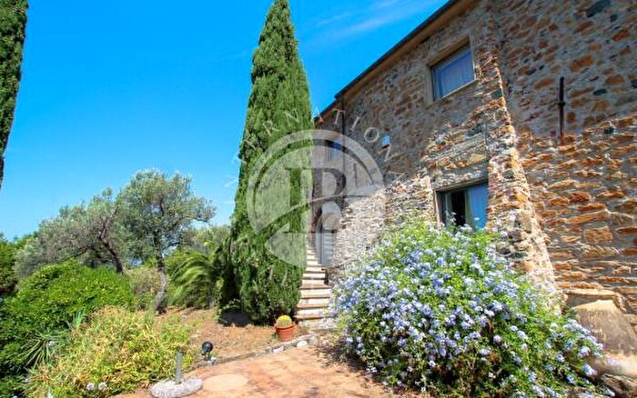 Casa con 6 locali in vendita in Bonassola