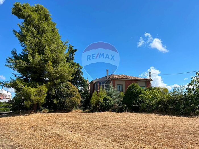 Casa con 13 locali in vendita in Lanciano