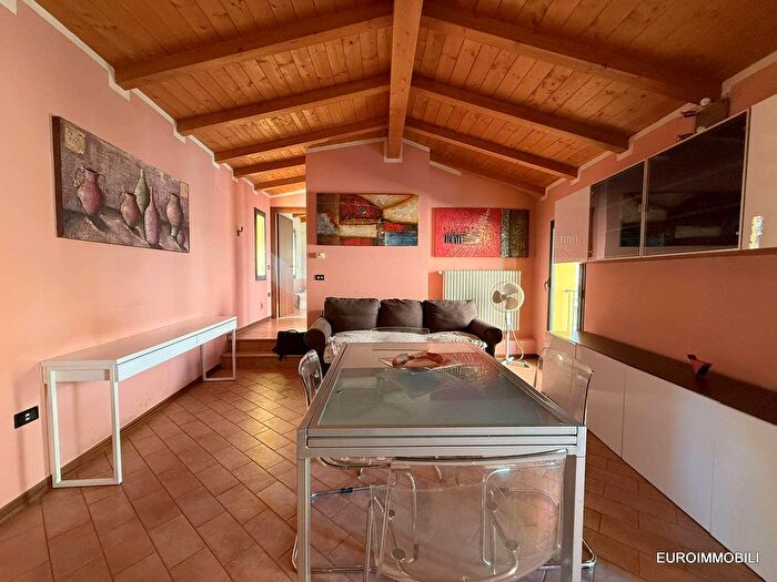 Appartamento bilocale in vendita in Via della Libertà, Traversetolo