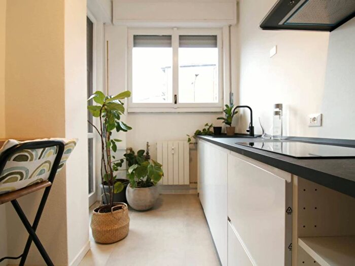 Appartamento trilocale in affitto in Via Sulmona, Bologna Sulmona, Milano