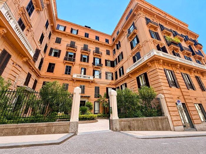 Appartamento bilocale in affitto in Via san pasquale a chiaia, Chiaia, Napoli