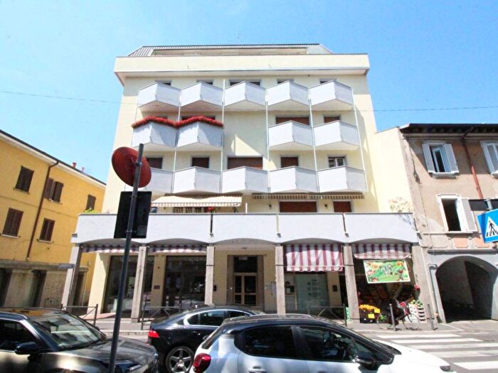 Appartamento trilocale in affitto in via Grassi, Rovellasca