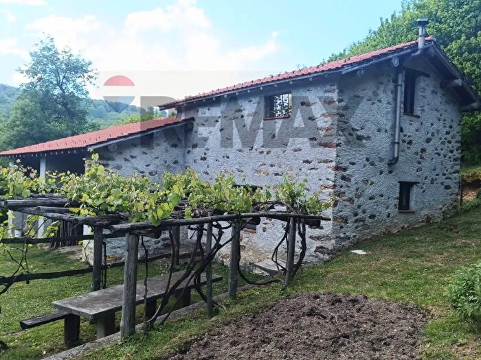 Casa quadrilocale in vendita in Località Fobè, Bormida