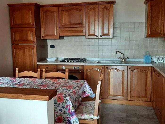 Appartamento con 6 locali in affitto in Ripa Pozzi Querceta Ponterosso, Seravezza