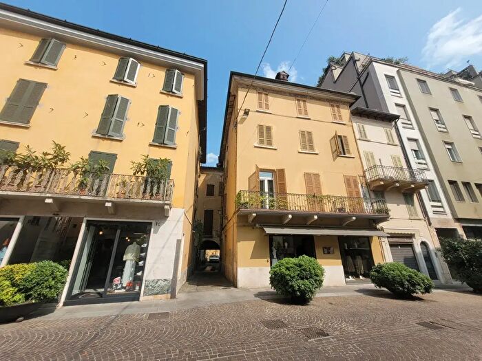 Appartamento quadrilocale in vendita in Corso Cavour, Brescia