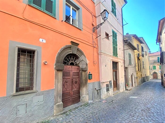 Appartamento bilocale in vendita in Via Indipendenza, Valentano