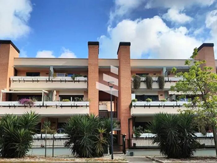 Appartamento quadrilocale in affitto in Via Telemaco Signorini, Roma