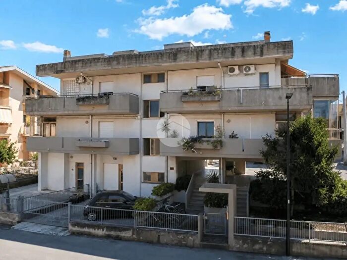 Appartamento con 5 locali in vendita in Via Torquato Tasso, Pineto