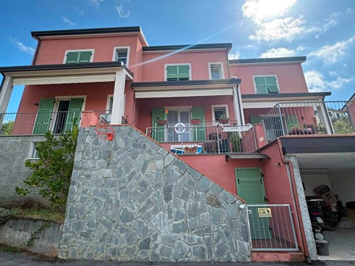 Casa con 5 locali in vendita in Via Valle, Centro, Vezzano Ligure