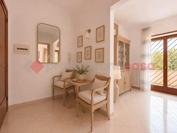 Appartamento con 5 locali in vendita in Via Pirandello Snc, Minturno
