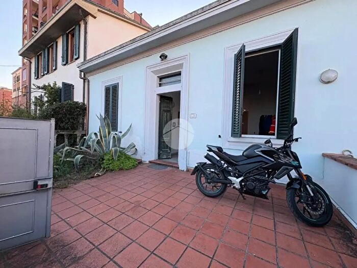 Casa con 5 locali in vendita in Via del Pesciolino, Firenze