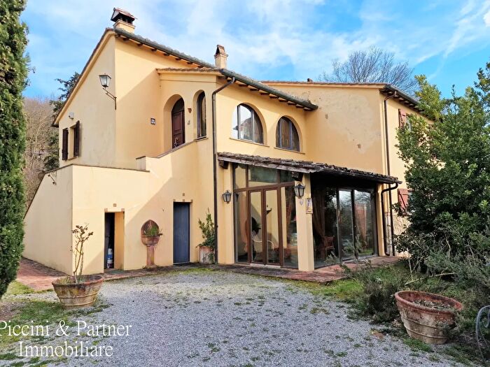 Casa con 15 locali in vendita in Sp, Sarteano