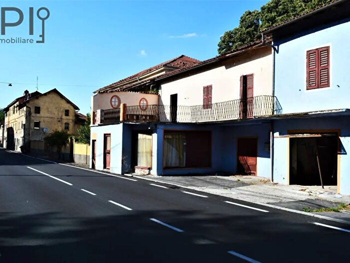 Casa con 18 locali in vendita in Centro, Piana Crixia